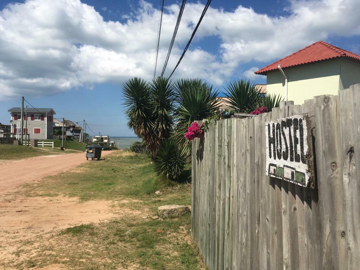 Hostel Vente Al Diablo Punta Del Diablo Exterior photo